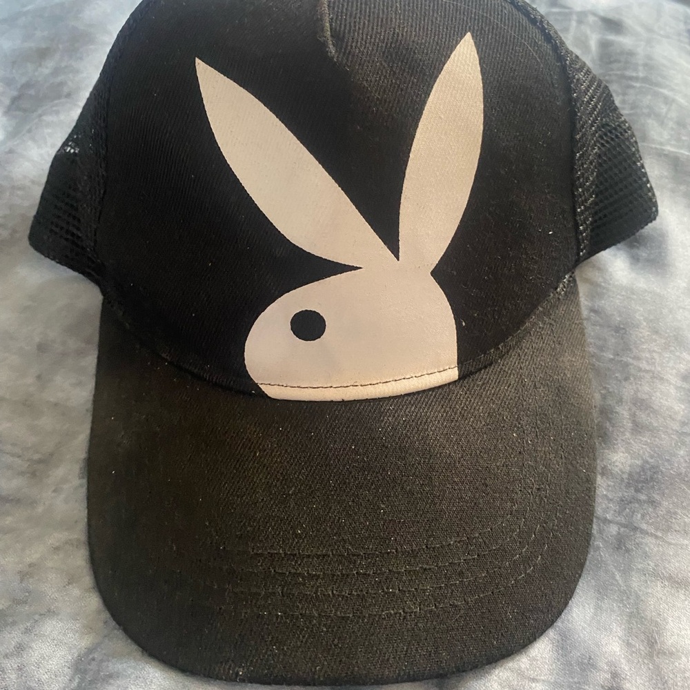 VGC 9/10 PLAYBOY vintage unisex trucker hat Black Cap with oversized logo!